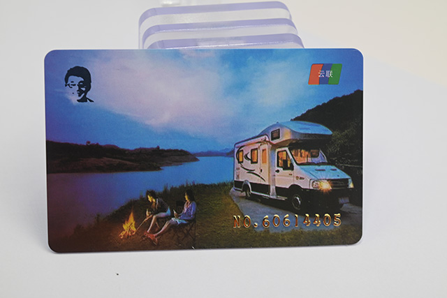 定制門禁鑰匙扣卡是選擇IC卡還是ID卡好？