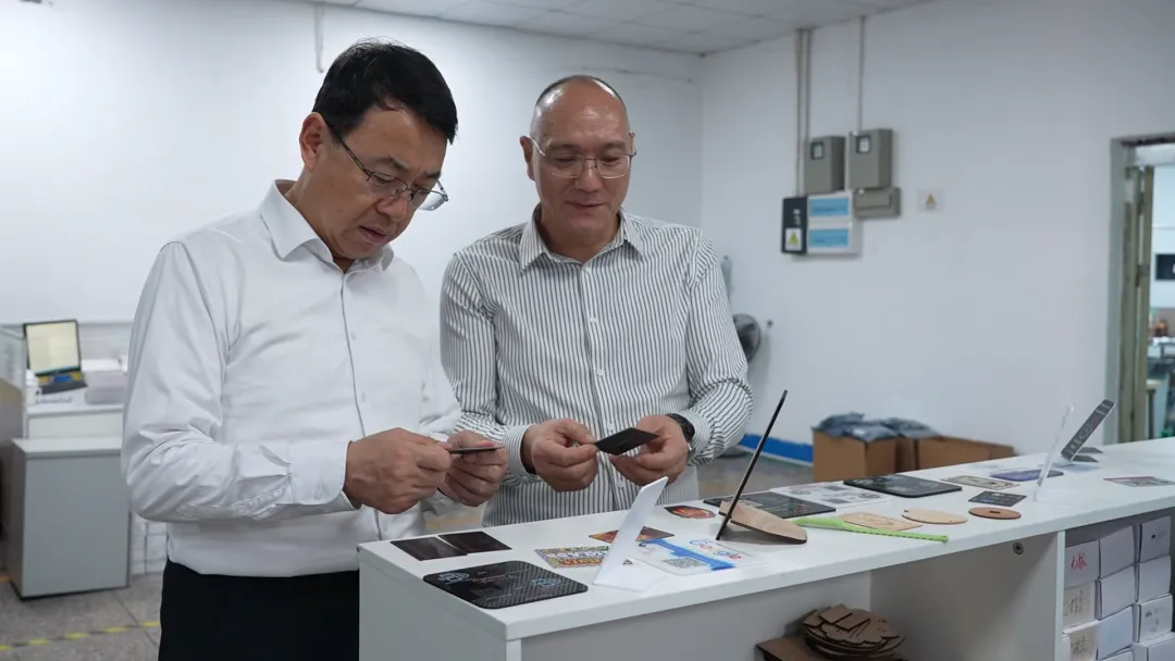 中衛(wèi)市委常委海原縣胡斌書記帶隊(duì)赴深圳卡立方集團(tuán)對(duì)接定點(diǎn)幫扶工作并開展招商考察