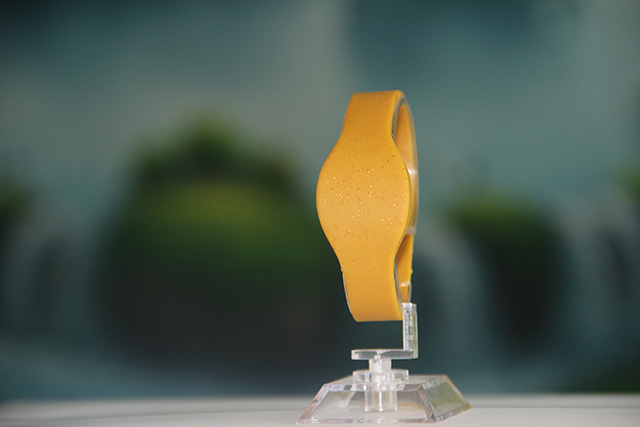 織嘜腕帶在皮革化學(xué)品中的應(yīng)用 織嘜腕帶在皮革化學(xué)品中的應(yīng)用