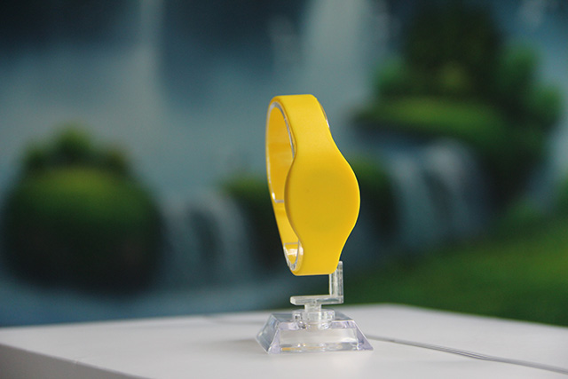 為什么食品級(jí)織嘜腕帶有顏色的