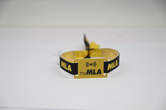 會議證在定制中需要包含哪些重要信息？