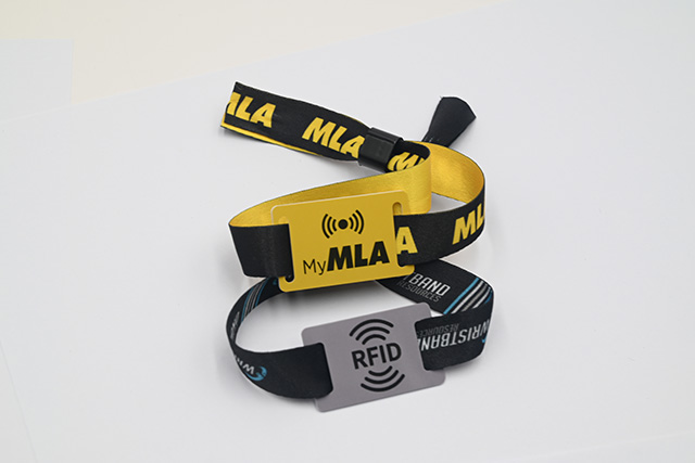 【國外】和信達(dá)智能卡小小胸標(biāo)卡 暢銷國外大市場 【國外】和信達(dá)智能卡小小胸標(biāo)卡 暢銷國外大市場