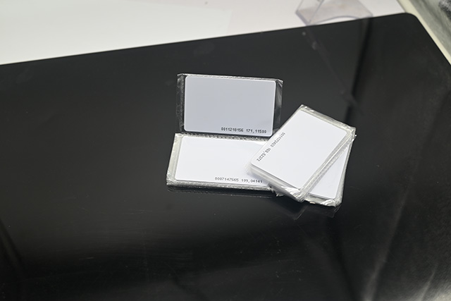 如何利用美發(fā)會員卡來留住顧客呢？