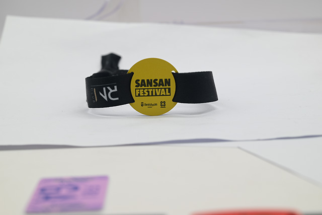 制作異形卡的價(jià)格為什么比普通卡貴呢？