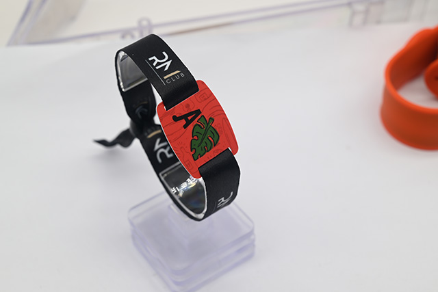 深圳哪家公司生產(chǎn)醫(yī)院滴膠卡就診卡質(zhì)量比較好？