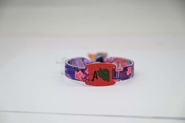 餐飲店會(huì)員儲(chǔ)值卡怎么設(shè)計(jì)，鑰匙扣卡背面文字怎么寫(xiě)？